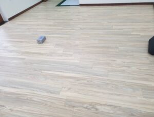 Cách vệ sinh sàn gỗ công nghiệp