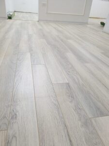 Sàn gỗ công nghiệp giá rẻ