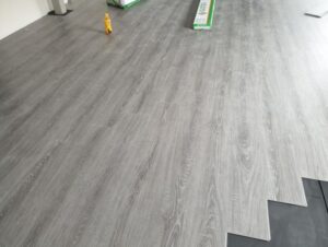 Sàn nhựa giả gỗ hèm khóa