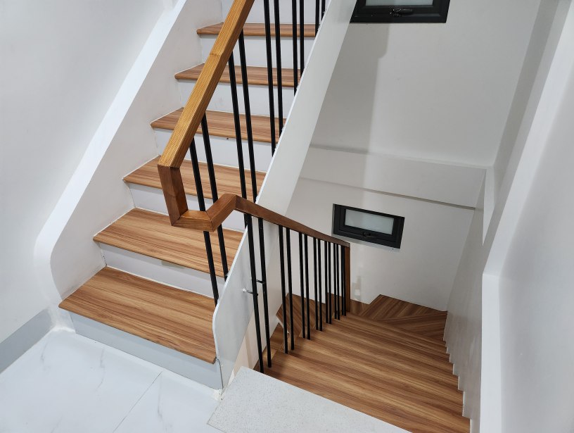 Mặt bậc cầu thang nhựa giả gỗ Hải Phòng